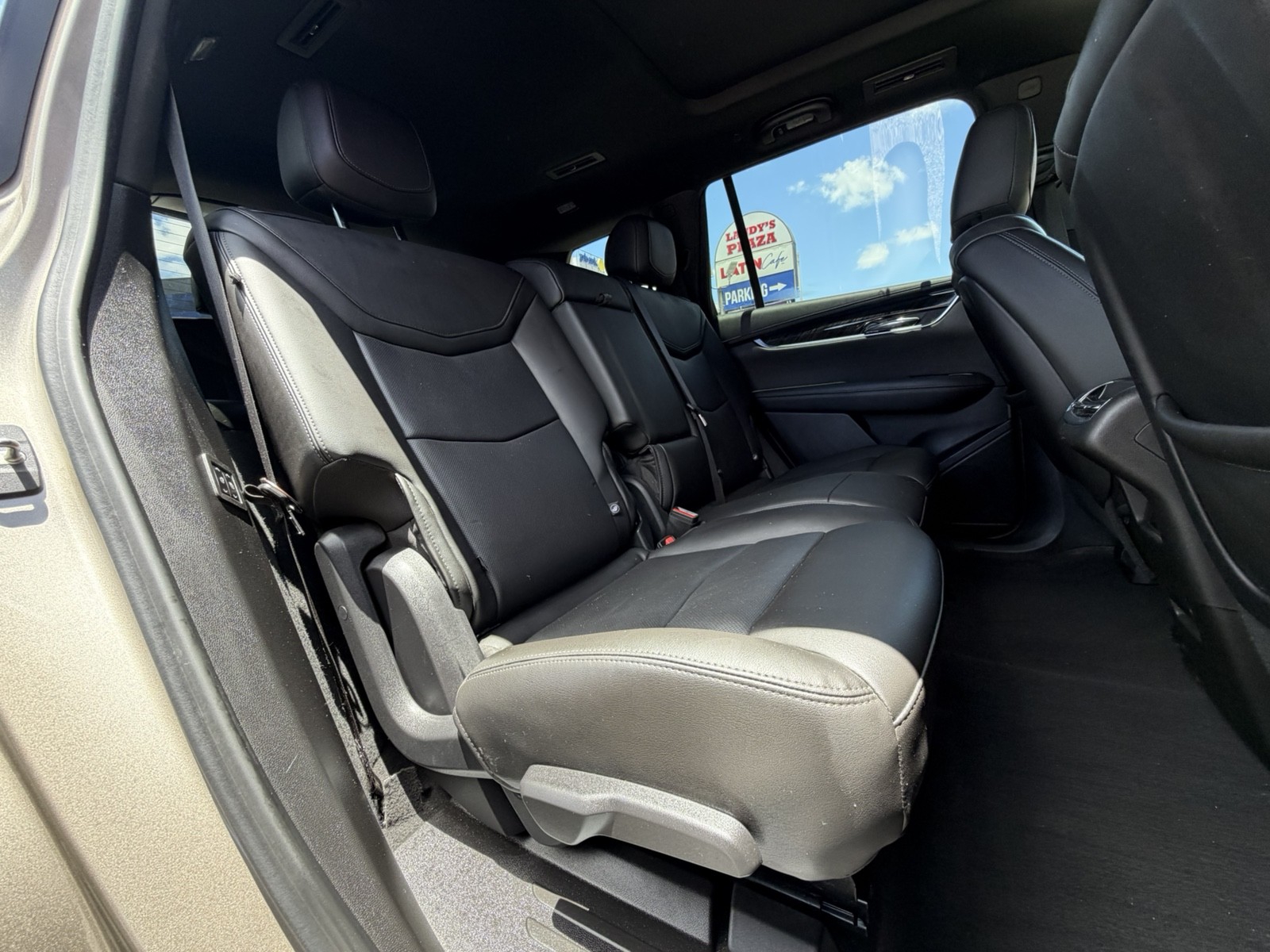 2022 Cadillac XT6 - $25,988