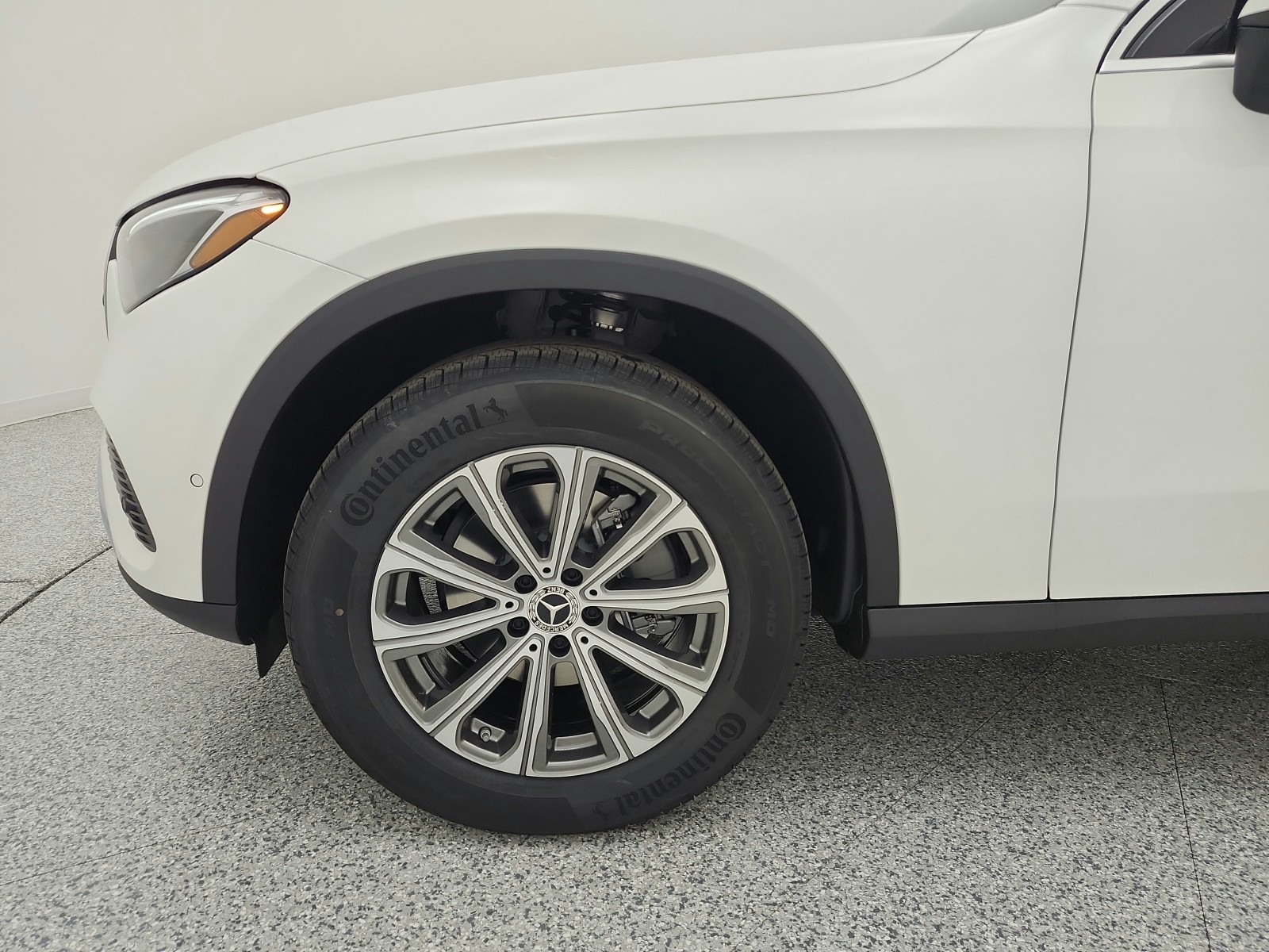 New 2027 Polar White Mercedes-Benz GLC 300 SUV image 13