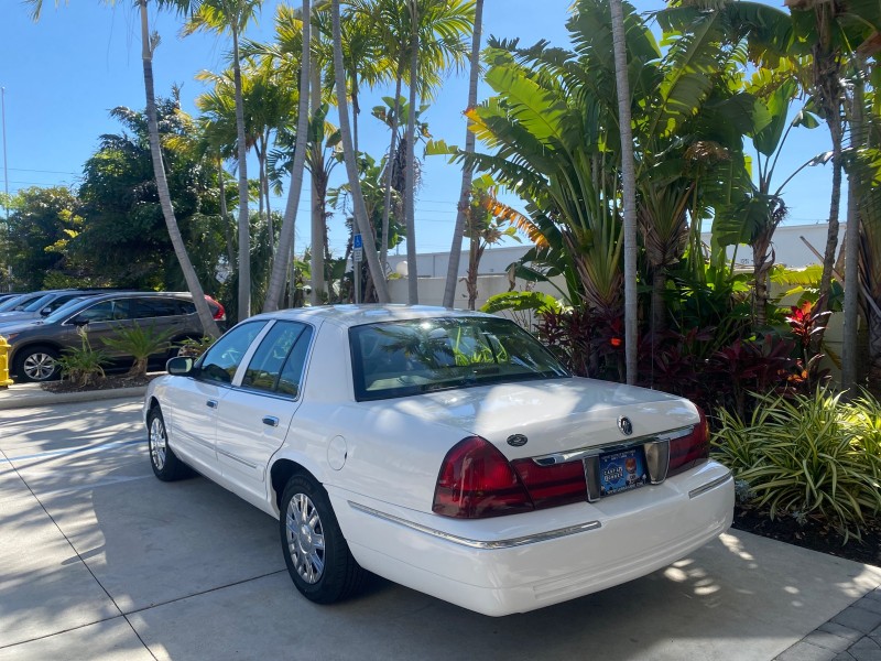 2005 Mercury Grand Marquis GS LOW MILES 49,348 in , 