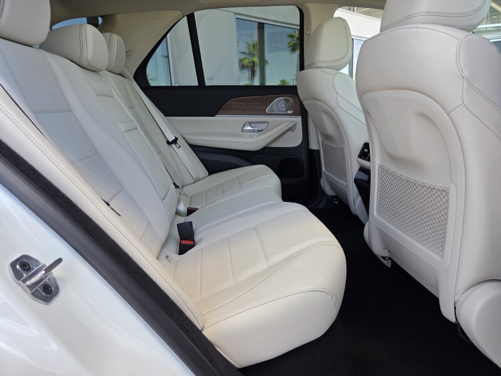New 2026 Polar White Mercedes-Benz GLE 450 4MATIC® SUV image 16