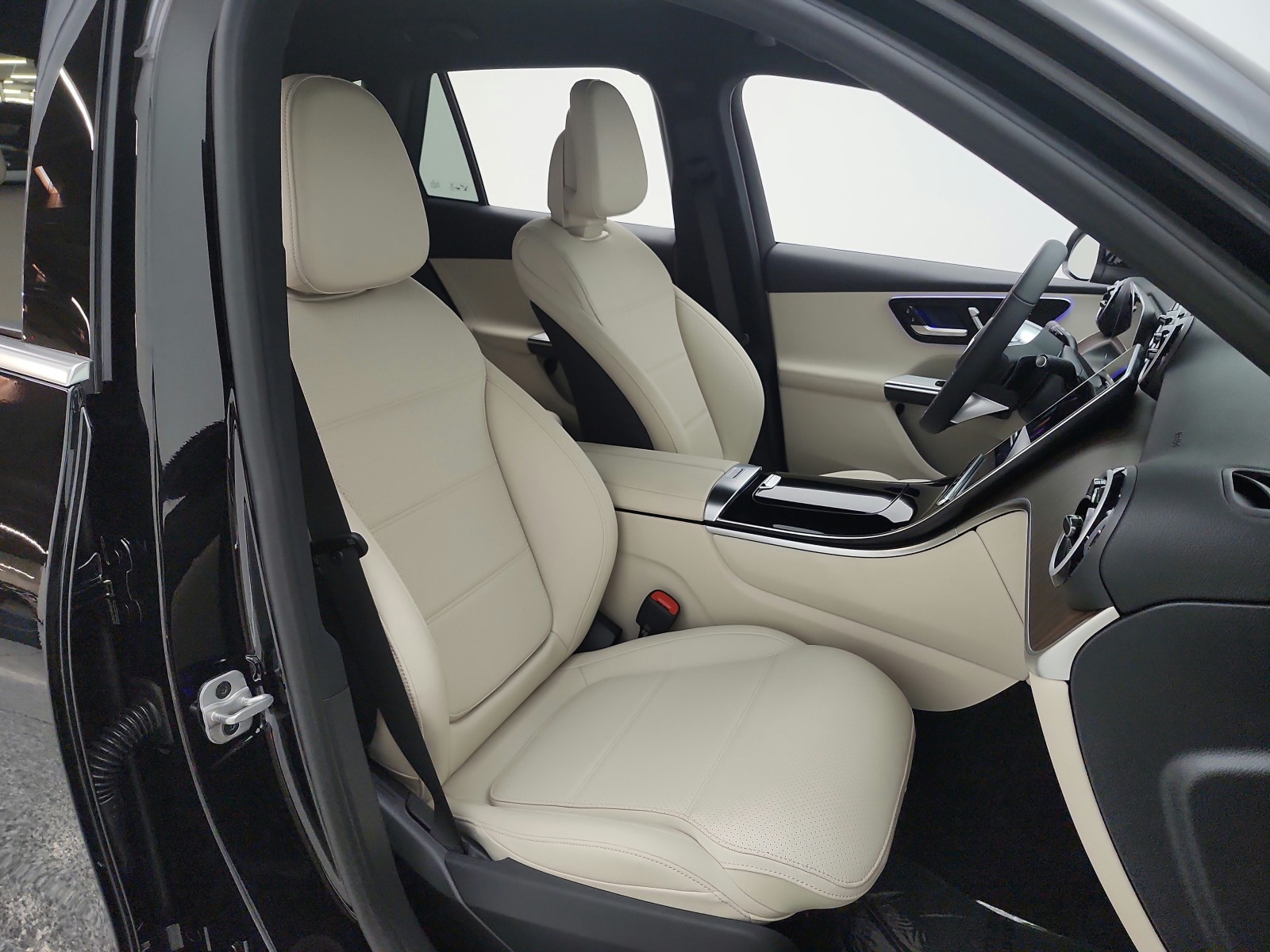 New 2026 Black Mercedes-Benz GLC 300 SUV image 14