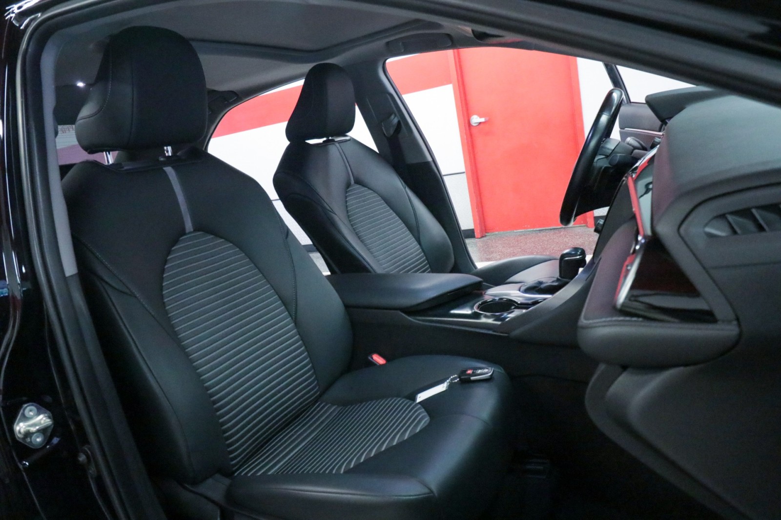 Used Car 2020 Toyota Camry  Se For Sale Under $25,000 In Austin, Texas