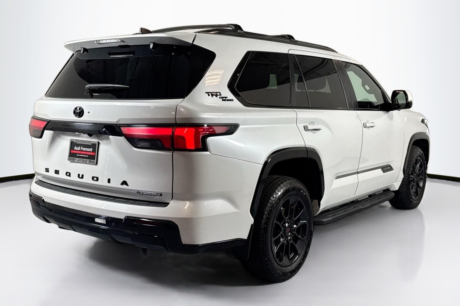 Used 2025 WHITE Toyota Platinum image 5