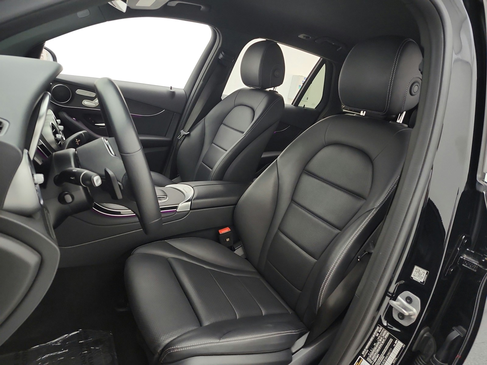 Used 2022 Black Mercedes-Benz GLC 300 SUV image 10