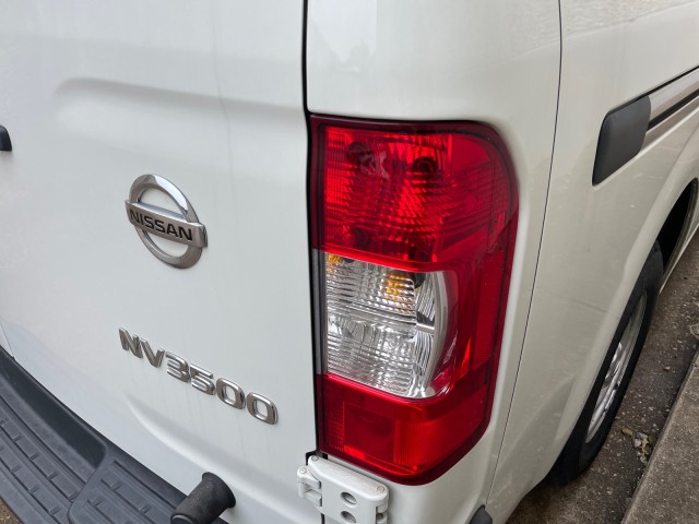 2020 Nissan NV Passenger NV3500 HD SV 11