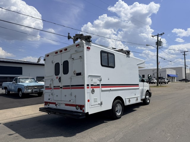 2009 Chevrolet  3500  12'  Mobile Office w 7K Onan Gen & Ladder Racks in , 