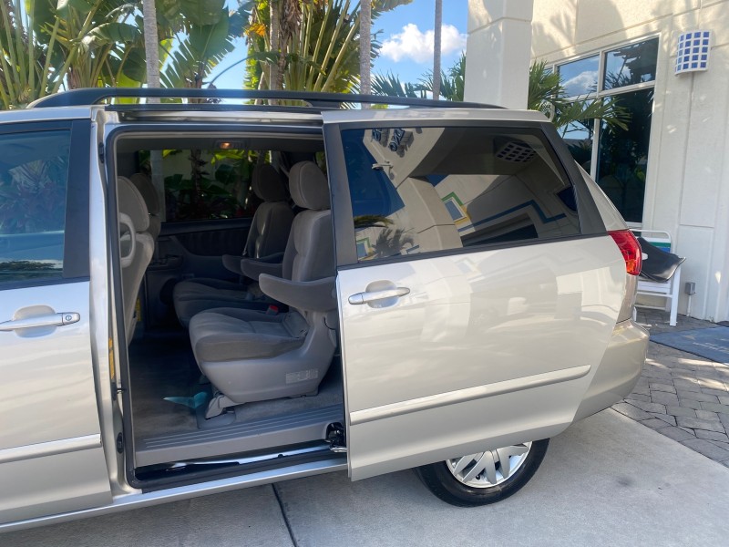 2010 Toyota Sienna LE LOW MILES 41,871 1 OWNER 7 PASSENGER in , 