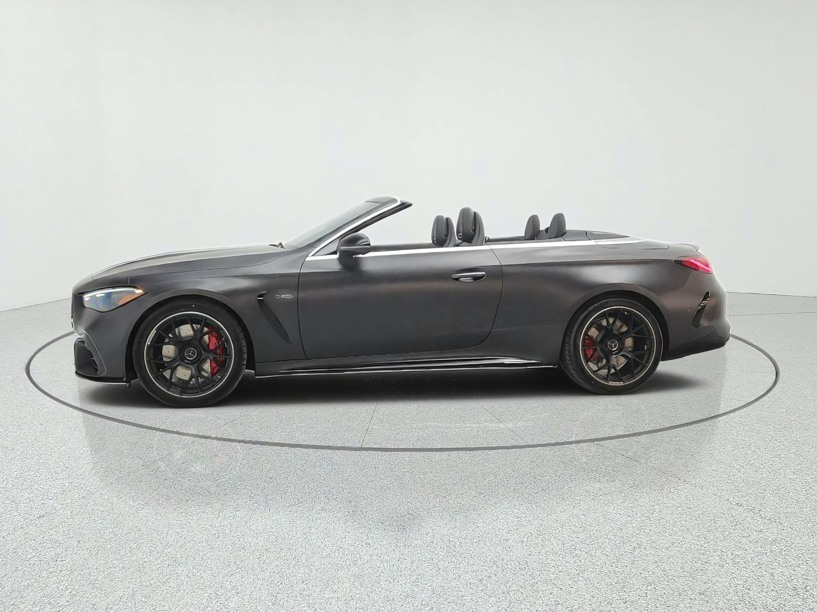 New 2027 MANUFAKTUR Graphite Grey Magno Mercedes-Benz AMG® CLE 53 4MATIC+ Cabriolet image 8