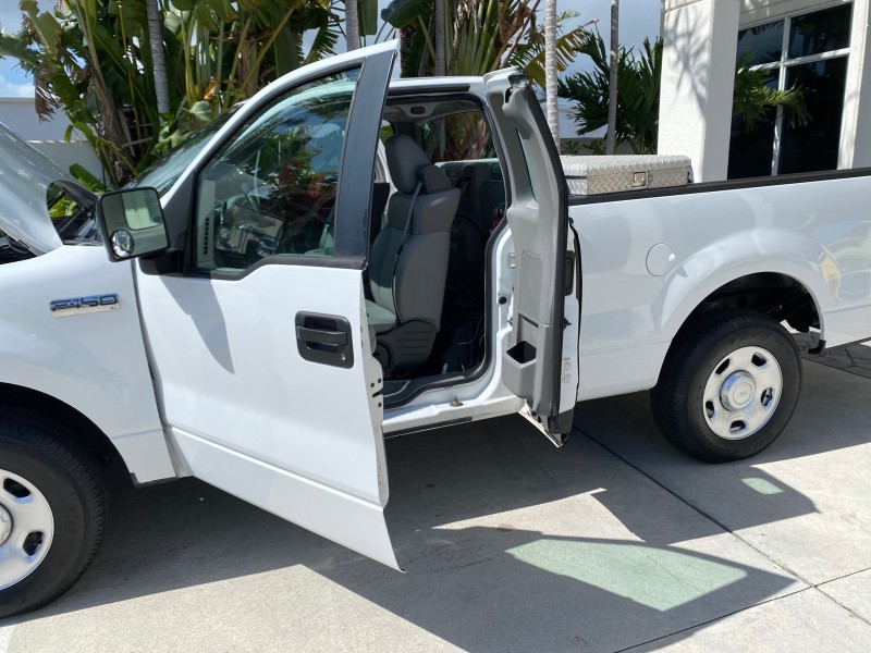 2005 Ford F-150 PU STX LOW MILES 18,931 in , 