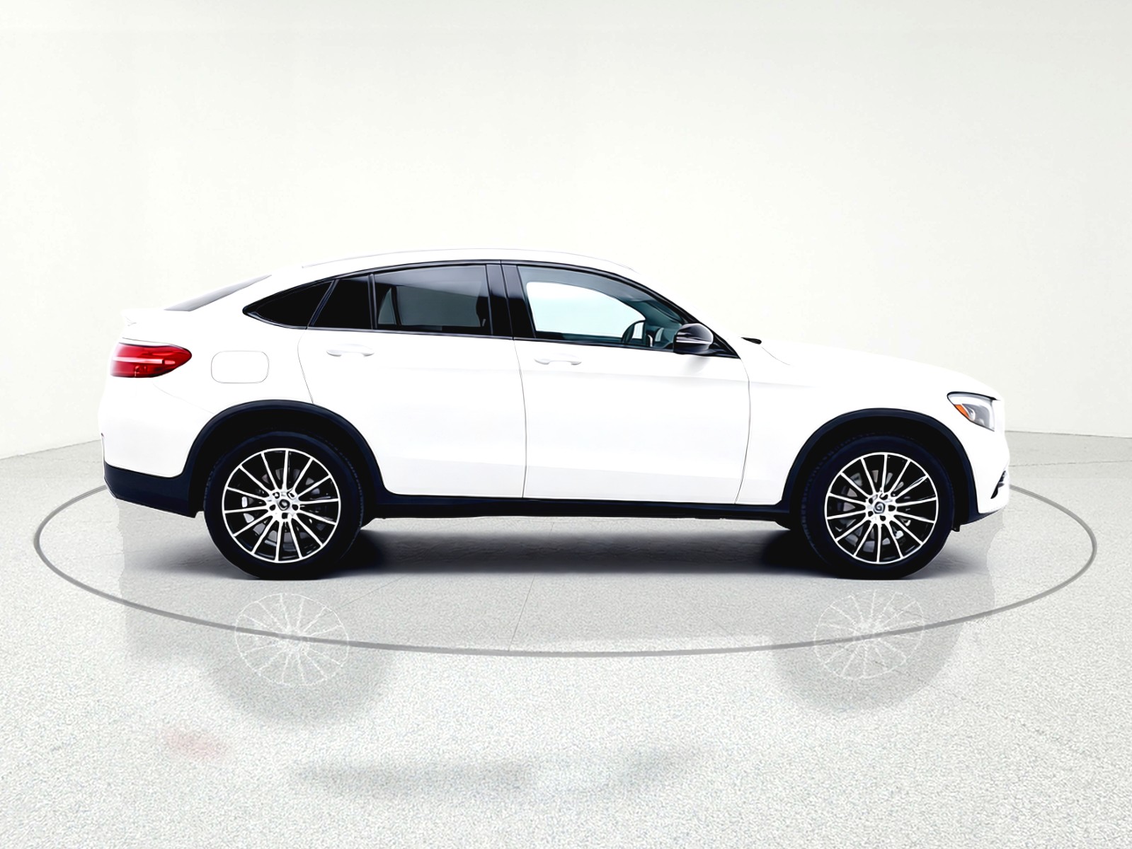 Used 2018 Polar White Mercedes-Benz GLC 300 4MATIC® Coupe image 12