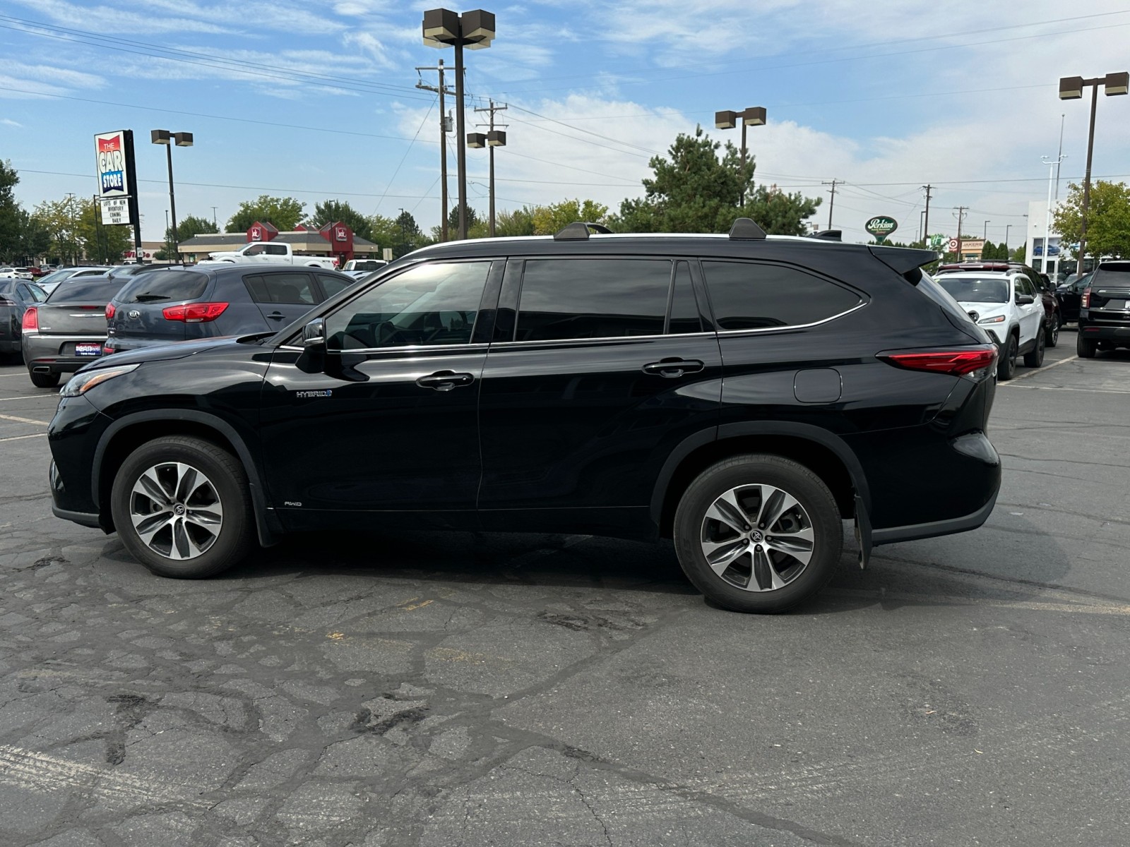 2020 Toyota Highlander Hybrid XLE 10