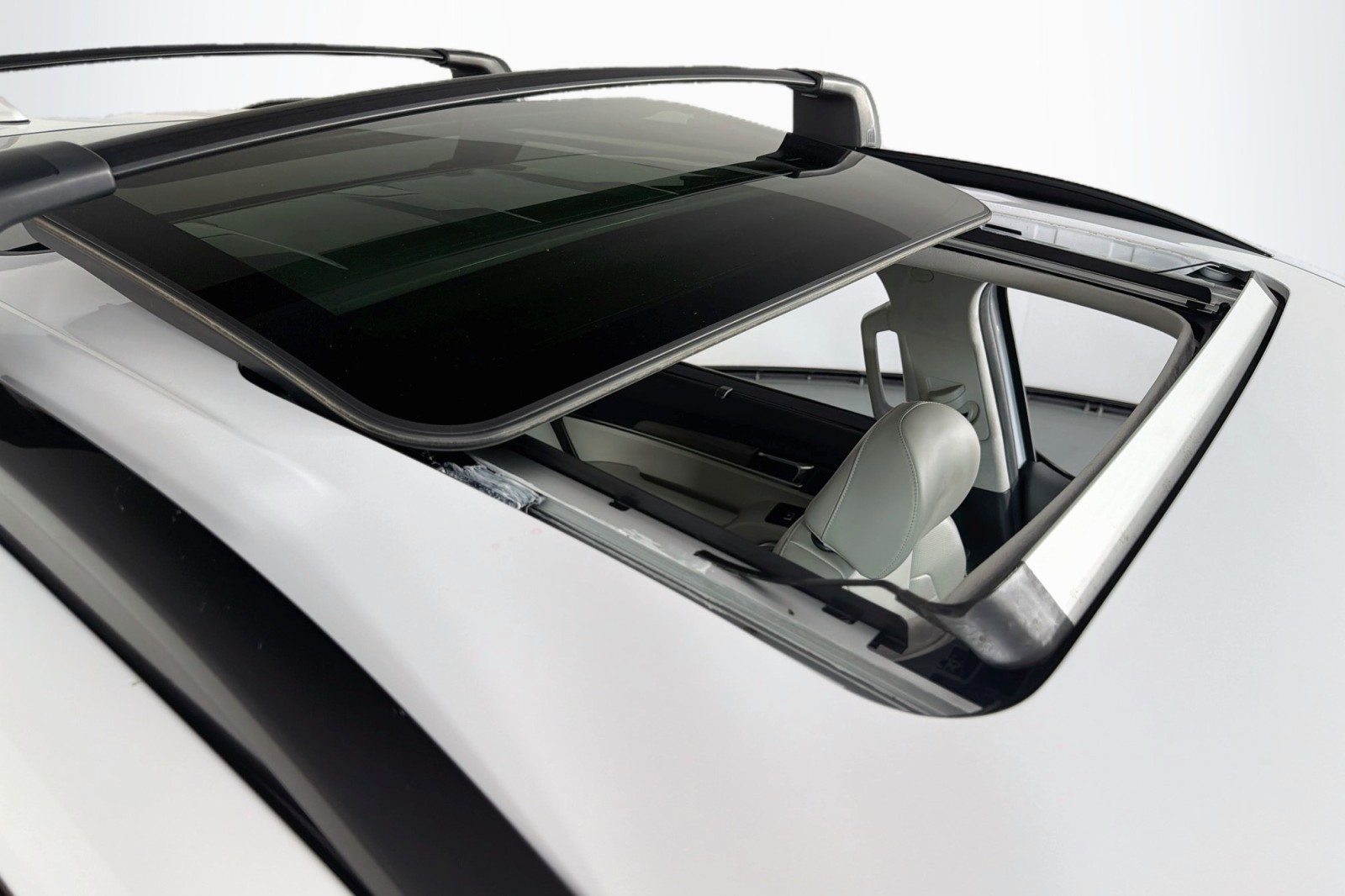 Used 2022 Glacial White Pearl Kia SX image 23