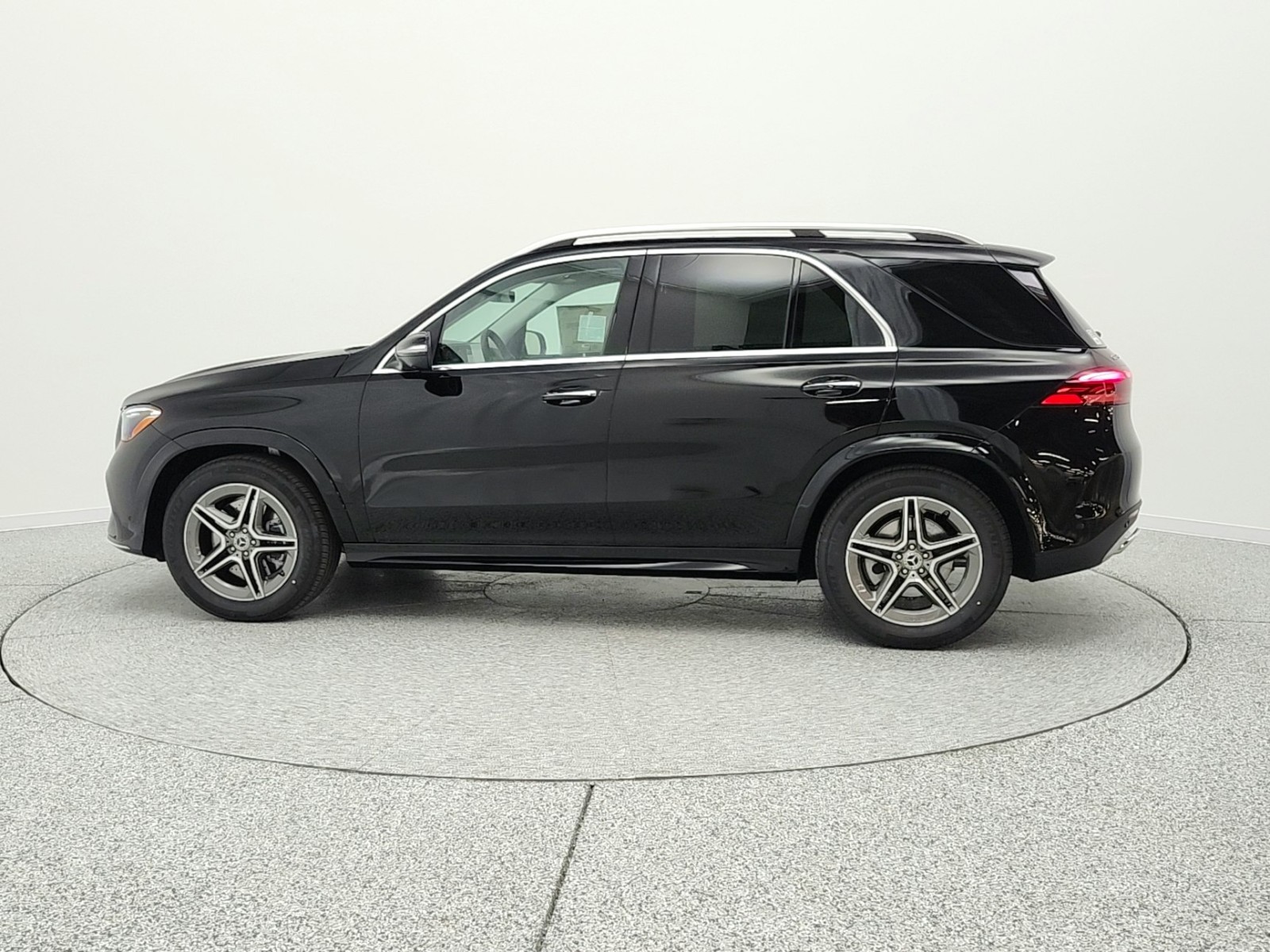 New 2026 Black Mercedes-Benz GLE 450 4MATIC® SUV image 8