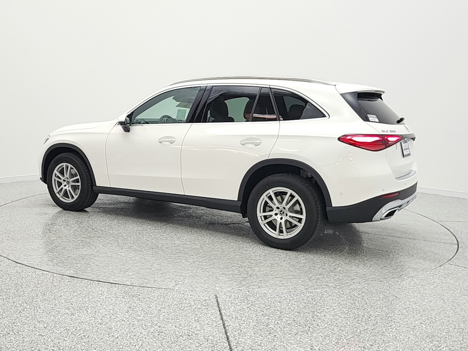 New 2026 Polar White Mercedes-Benz GLC 300 image 8