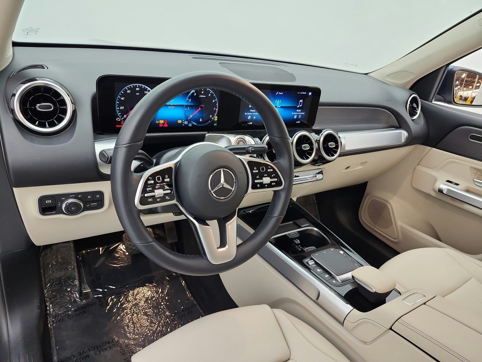 Used 2022 Denim Blue Metallic Mercedes-Benz GLB 250 SUV image 9