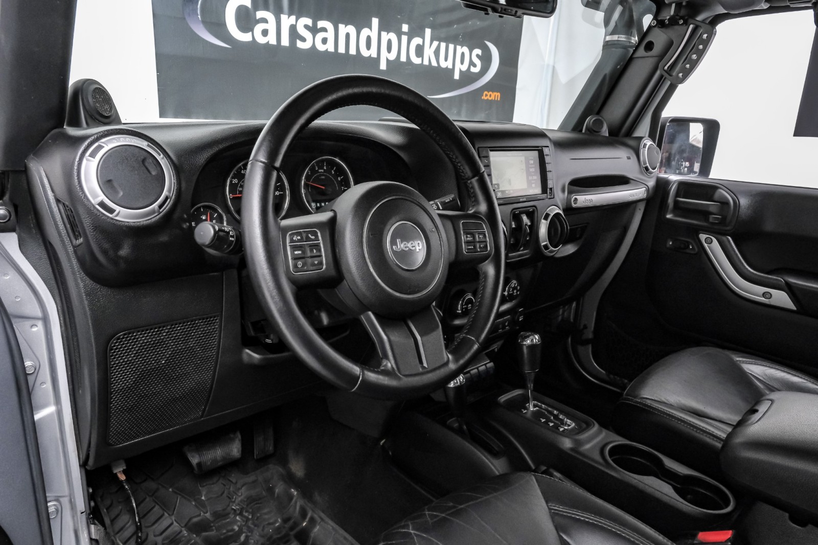 2014 Jeep Wrangler Unlimited Sahara 9