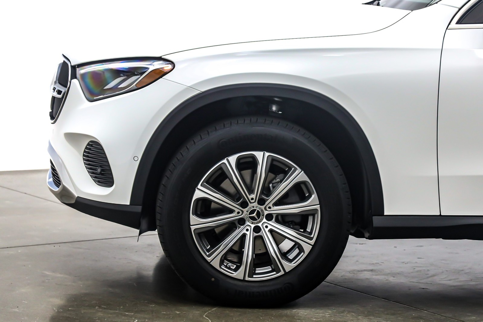 New 2026 Polar White Mercedes-Benz GLC 300 image 10