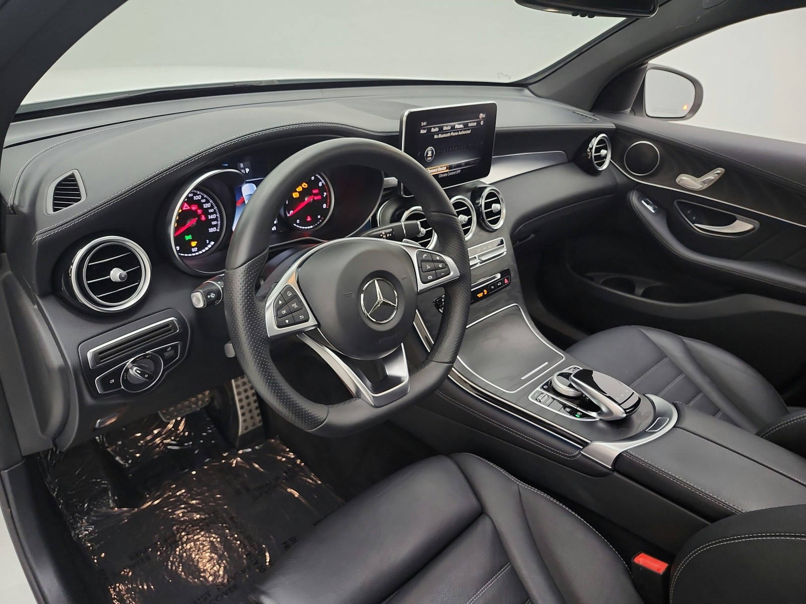 Used 2018 Polar White Mercedes-Benz GLC 300 4MATIC® Coupe image 38