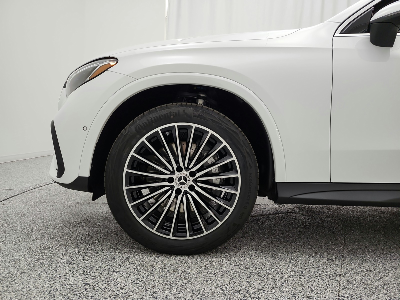 New 2027 MANUFAKTUR Moonlight White Metallic Mercedes-Benz GLC 300 SUV image 13