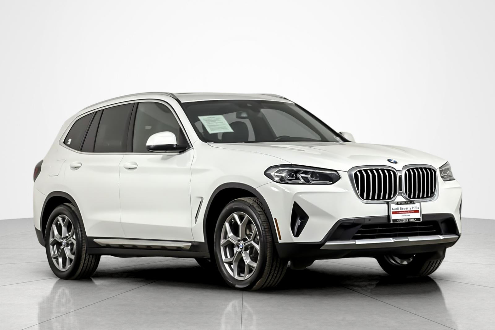 Used 2024 Alpine White BMW xDrive30i Sports Activity Vehicle image 7