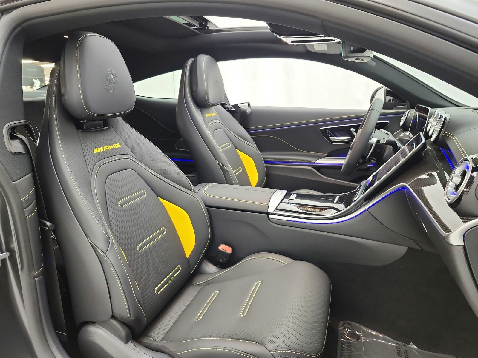 New 2027 MANUFAKTUR Graphite Grey Magno Mercedes-Benz AMG® CLE 53 4MATIC+ Coupe image 14
