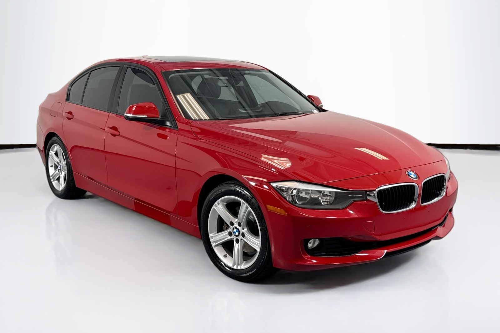 Used 2014 RED BMW 328i image 3