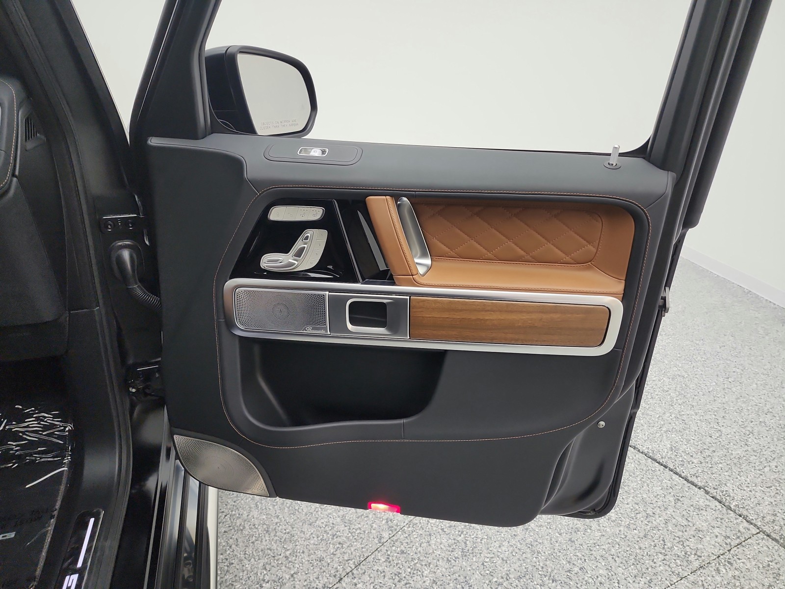 Certified Used 2025 MANUFAKTUR Night Black magno Mercedes-Benz AMG® G 63 SUV image 23