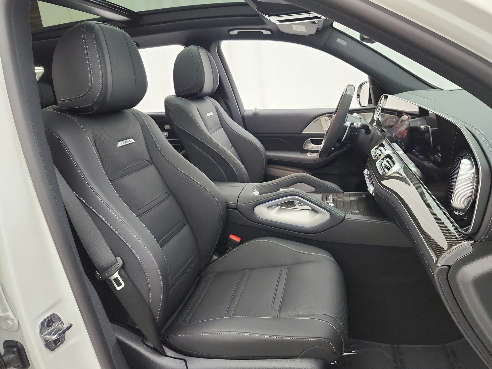 New 2027 Polar White Mercedes-Benz AMG® GLE 53e 4MATIC+ SUV image 13