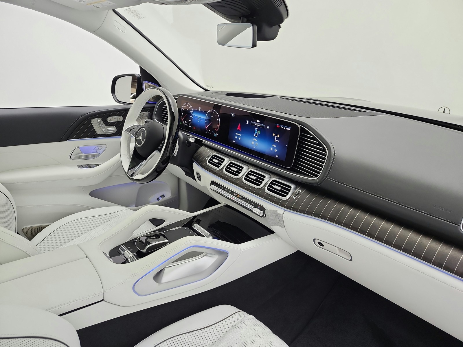 New 2026 Obsidian Black Metallic Mercedes-Benz Maybach GLS 600 4MATIC® SUV image 15