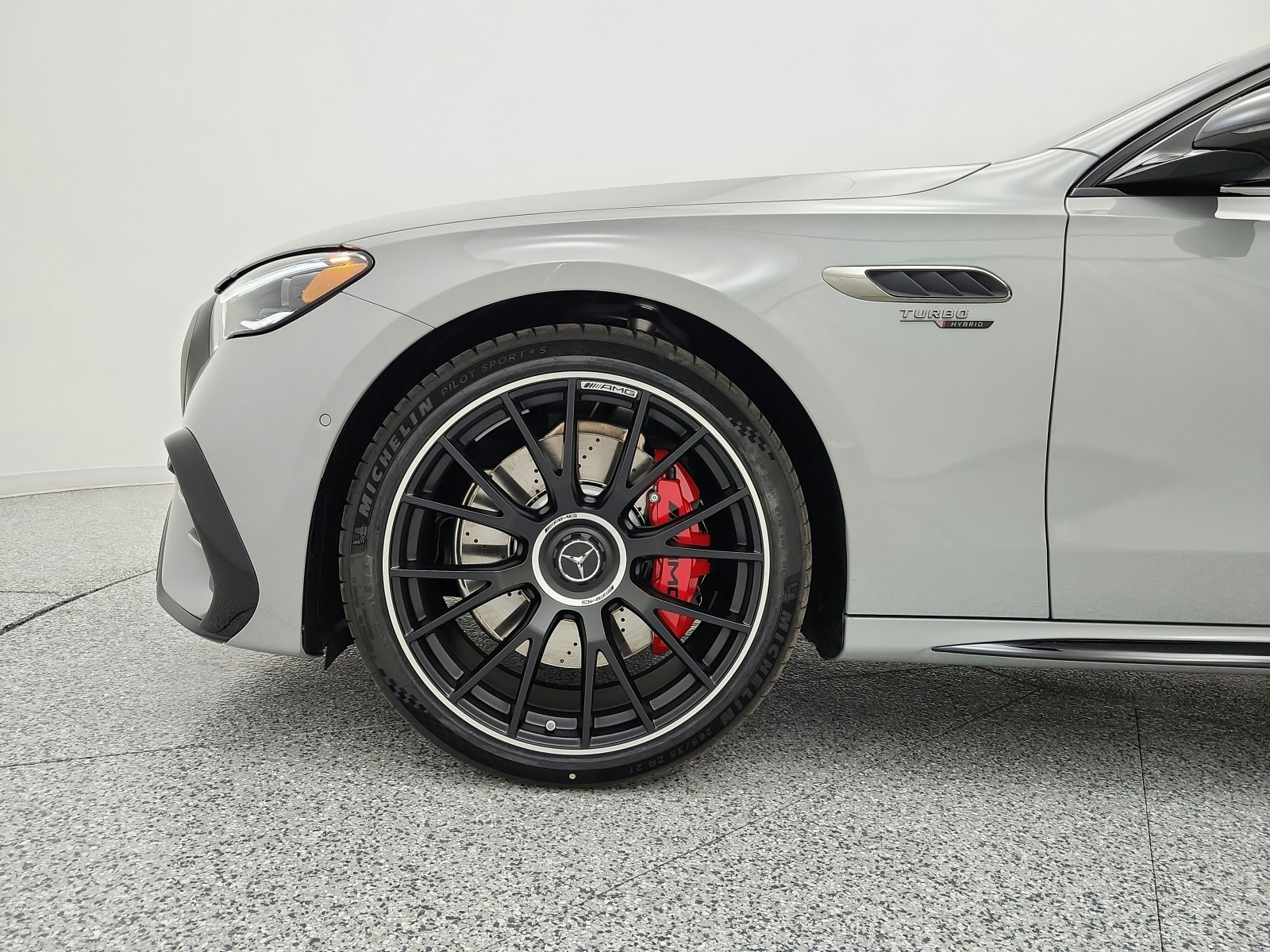 New 2027 MANUFAKTUR Alpine Grey Mercedes-Benz AMG® E 53 Hybrid Sedan image 13