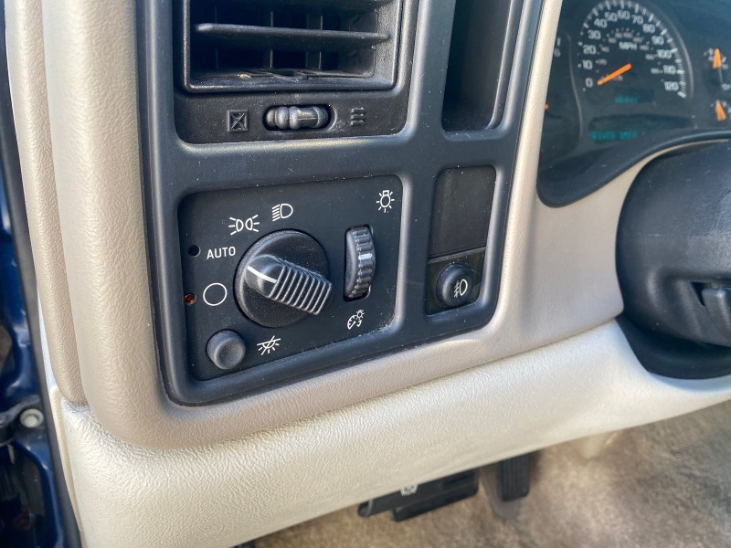 2003 Chevrolet Suburban LT 1 OWNER NO ACCIDENTS in ,