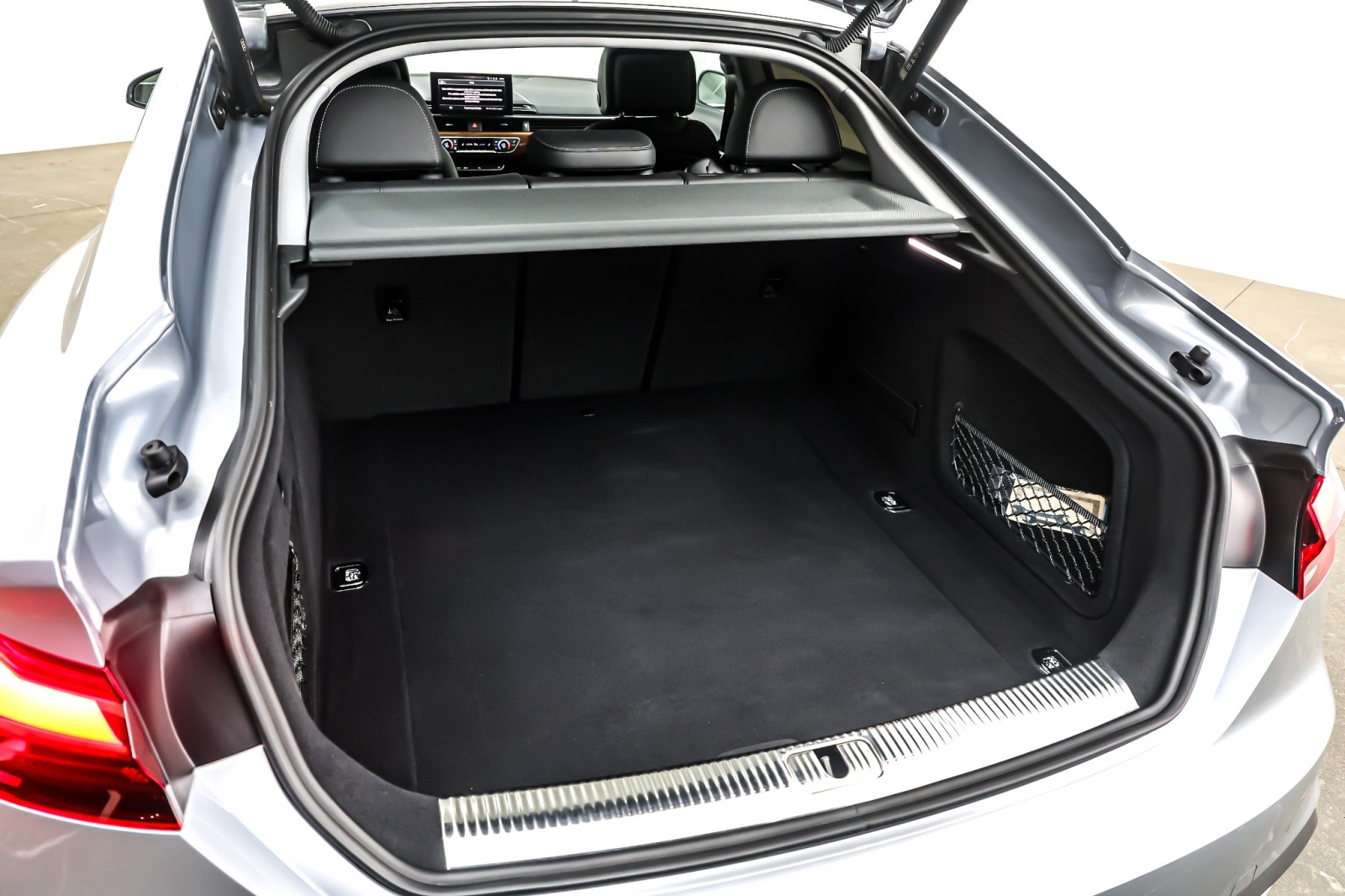 Used 2023 Florett Silver Metallic Audi Premium 40 TFSI quattro image 23