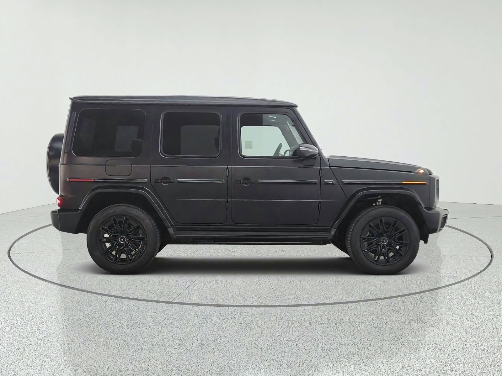 New 2027 MANUFAKTUR Night Black magno Mercedes-Benz G 580e SUV image 4
