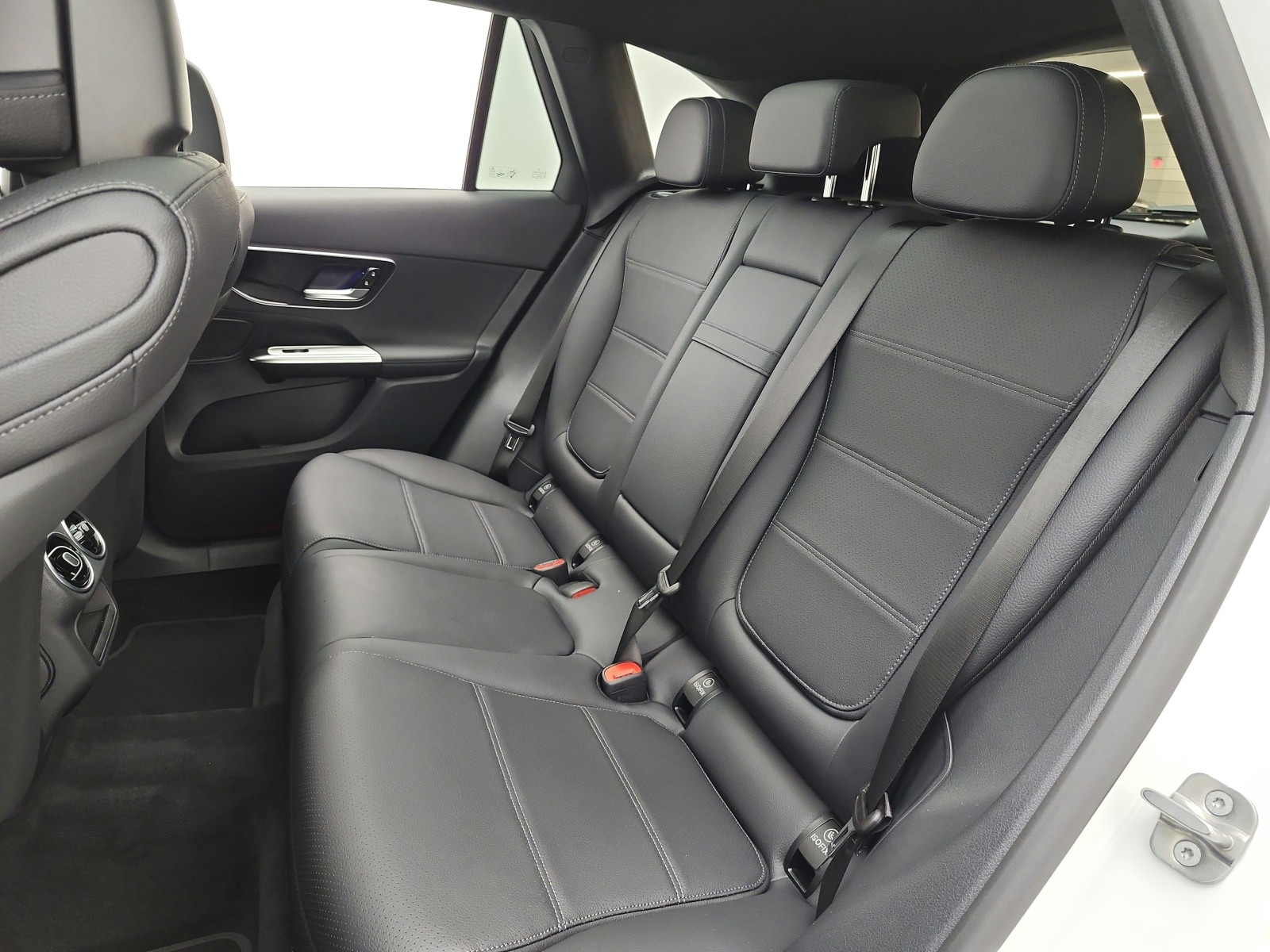 New 2027 Polar White Mercedes-Benz GLC 300 SUV image 11