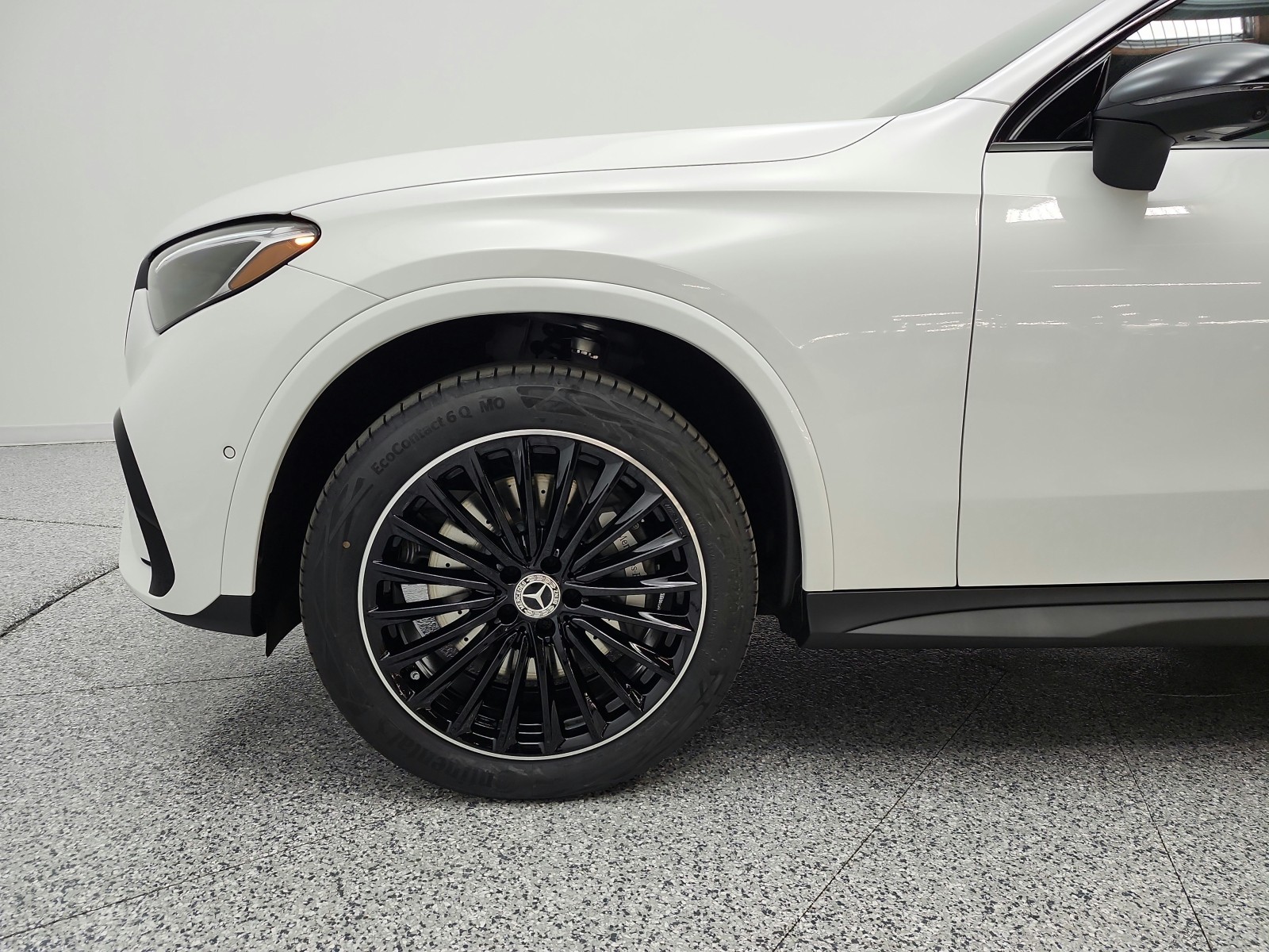 New 2027 MANUFAKTUR Moonlight White Metallic Mercedes-Benz GLC 300 SUV image 15