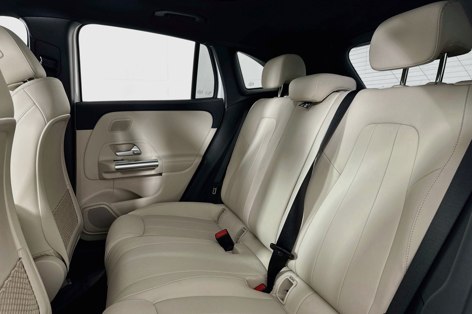 Certified Used 2026 Polar White Mercedes-Benz 250 image 8