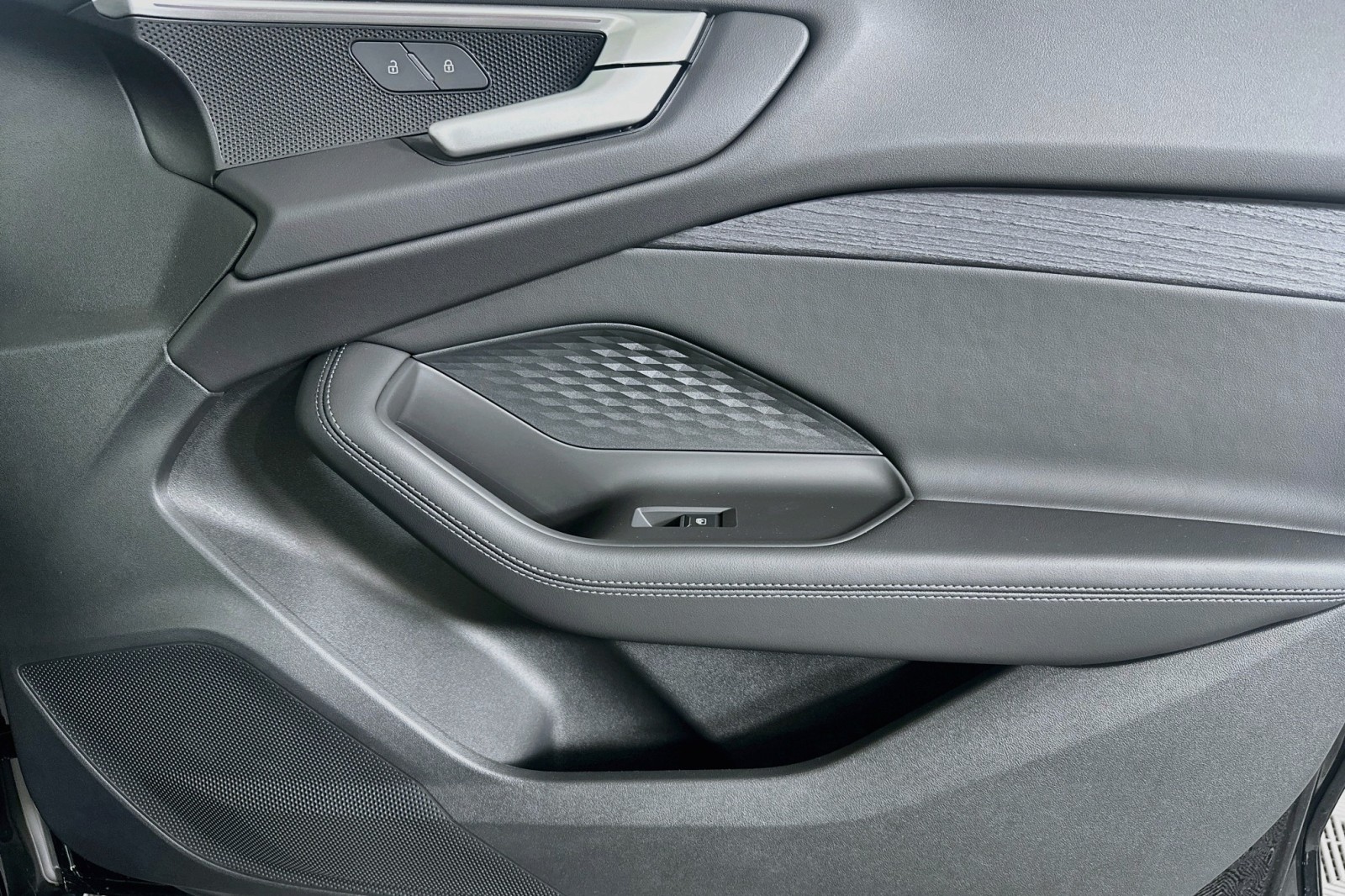 New 2026 Mythos Black Metallic Audi Premium image 17