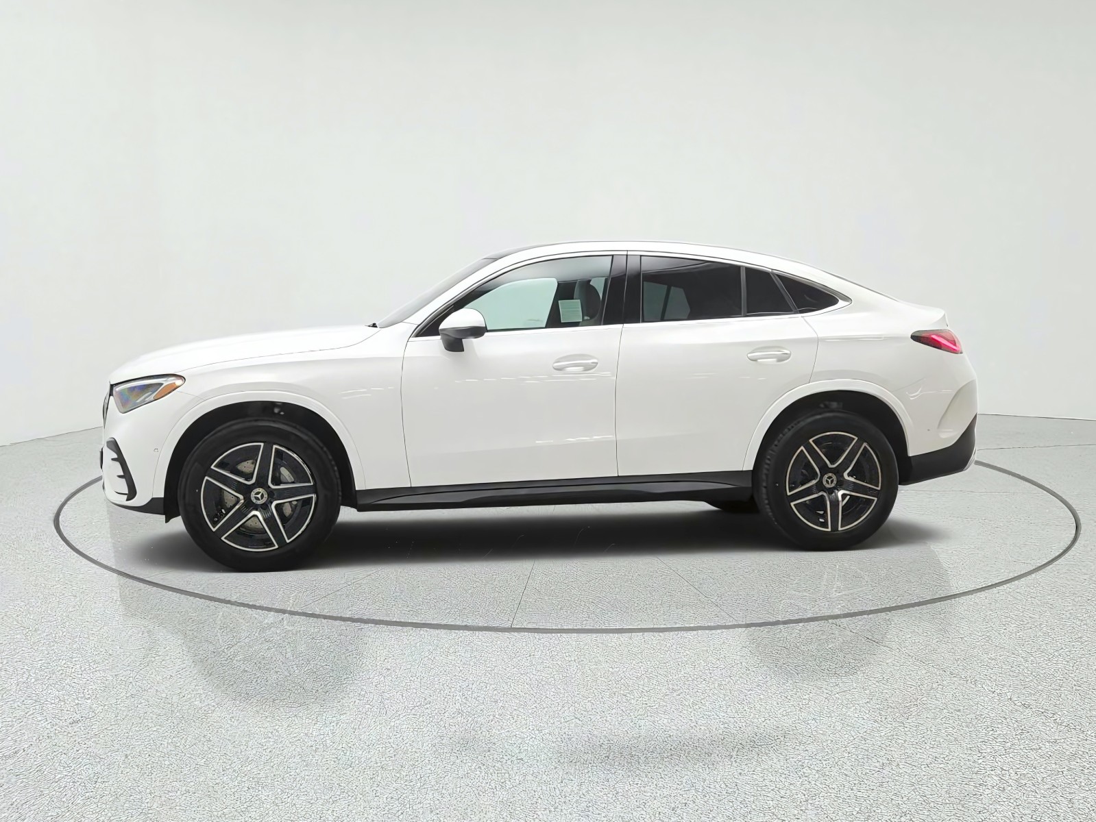 New 2027 Polar White Mercedes-Benz GLC 300 4MATIC® Coupe image 8