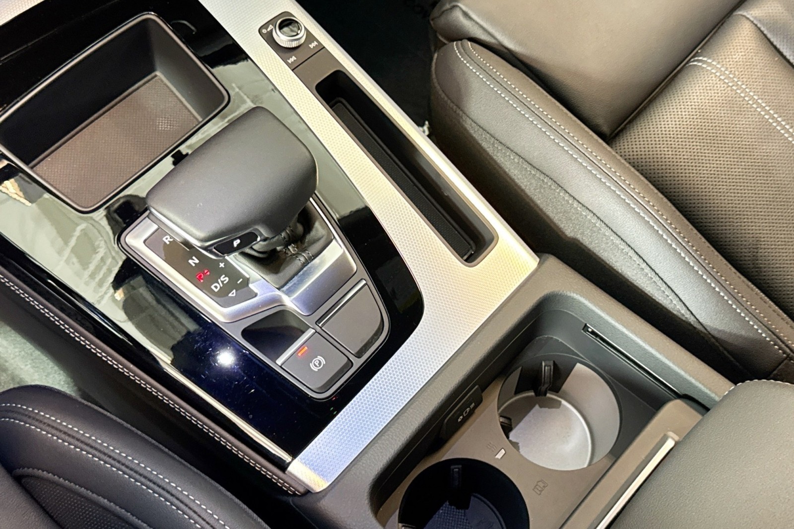 Used 2024 Arkona White Audi S line Prestige image 15