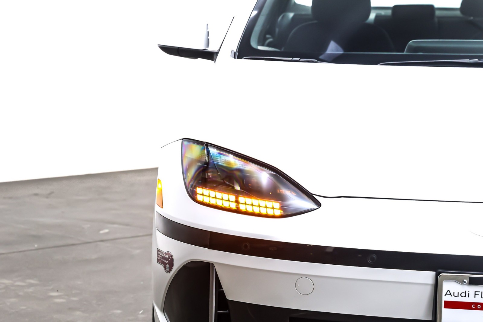 Used 2025 Serenity White Hyundai SE Standard Range RWD image 14