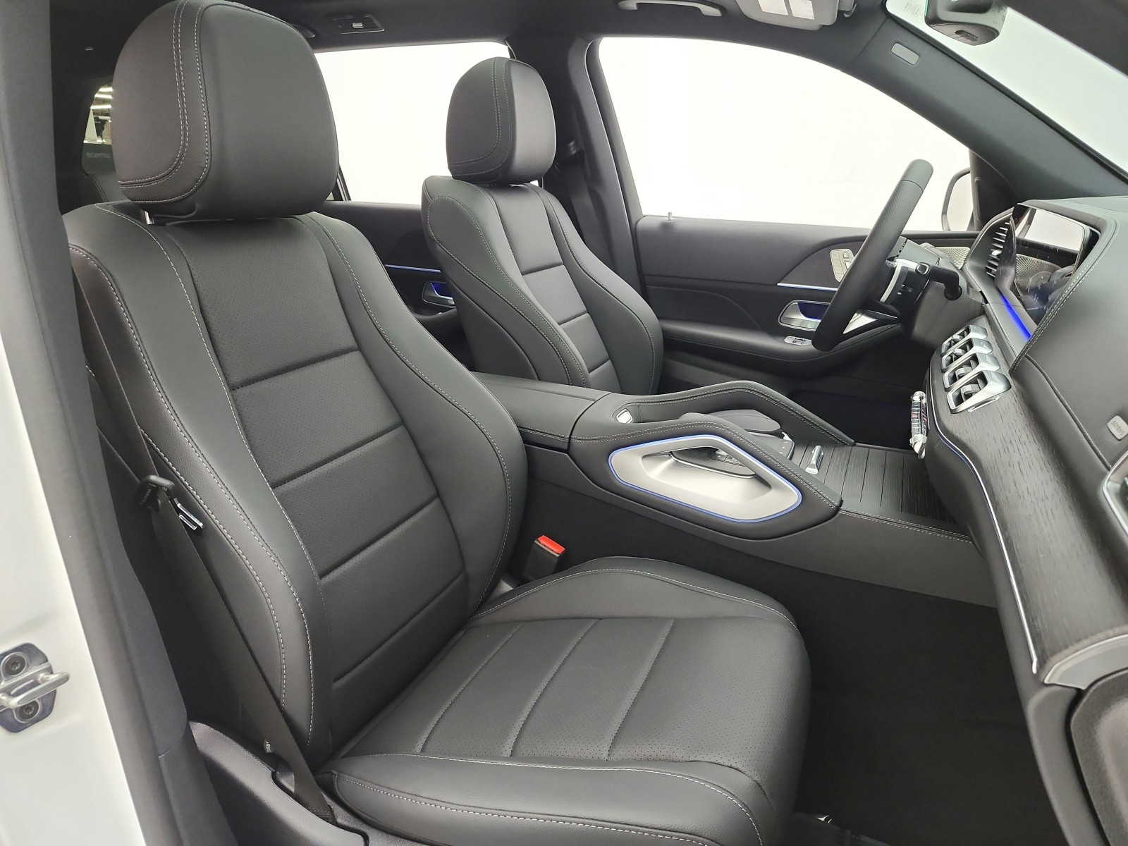 New 2026 Polar White Mercedes-Benz GLS 450 4MATIC® SUV image 14