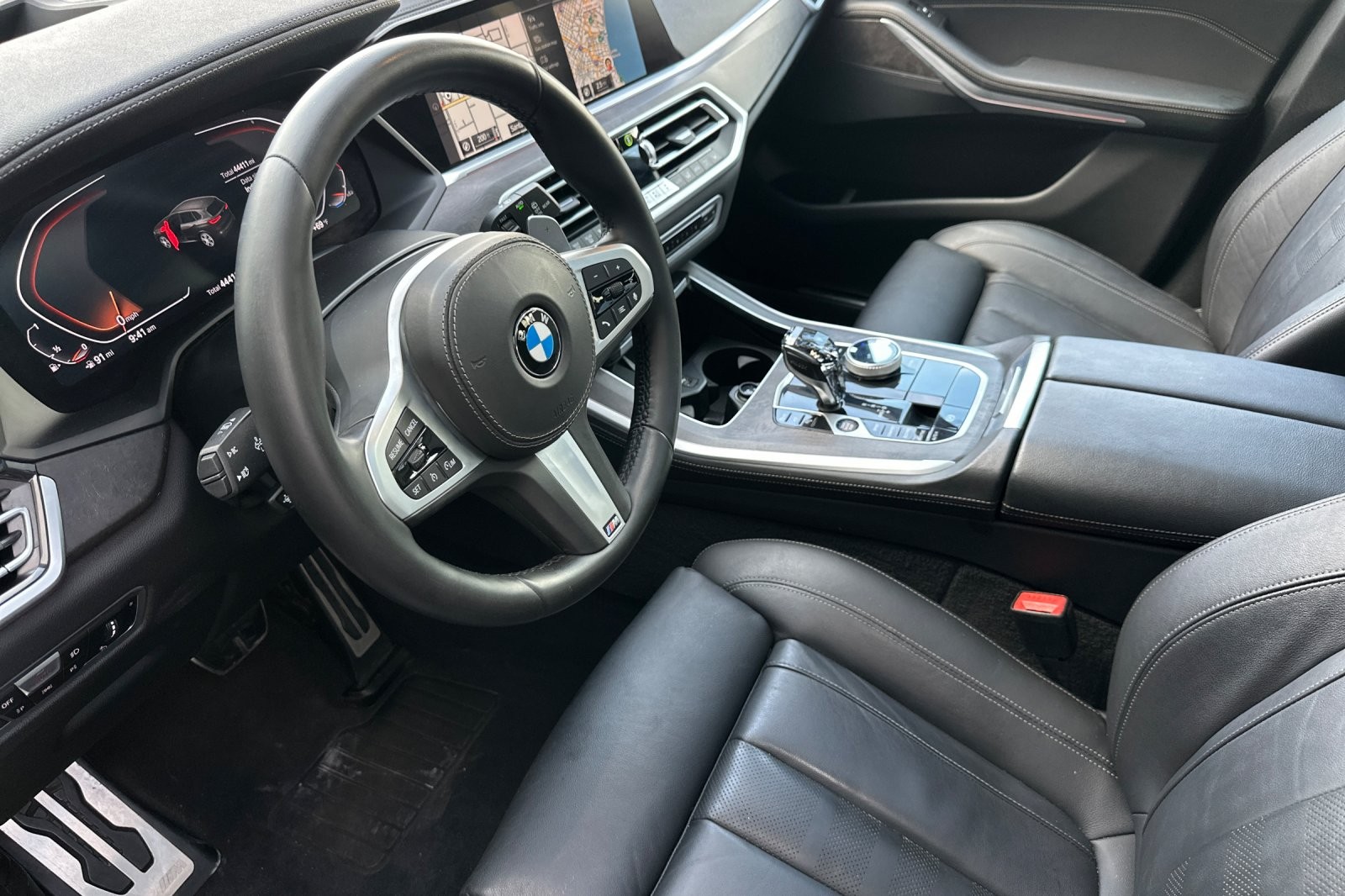 Used 2021 Black Sapphire Metallic BMW sDrive40i image 9