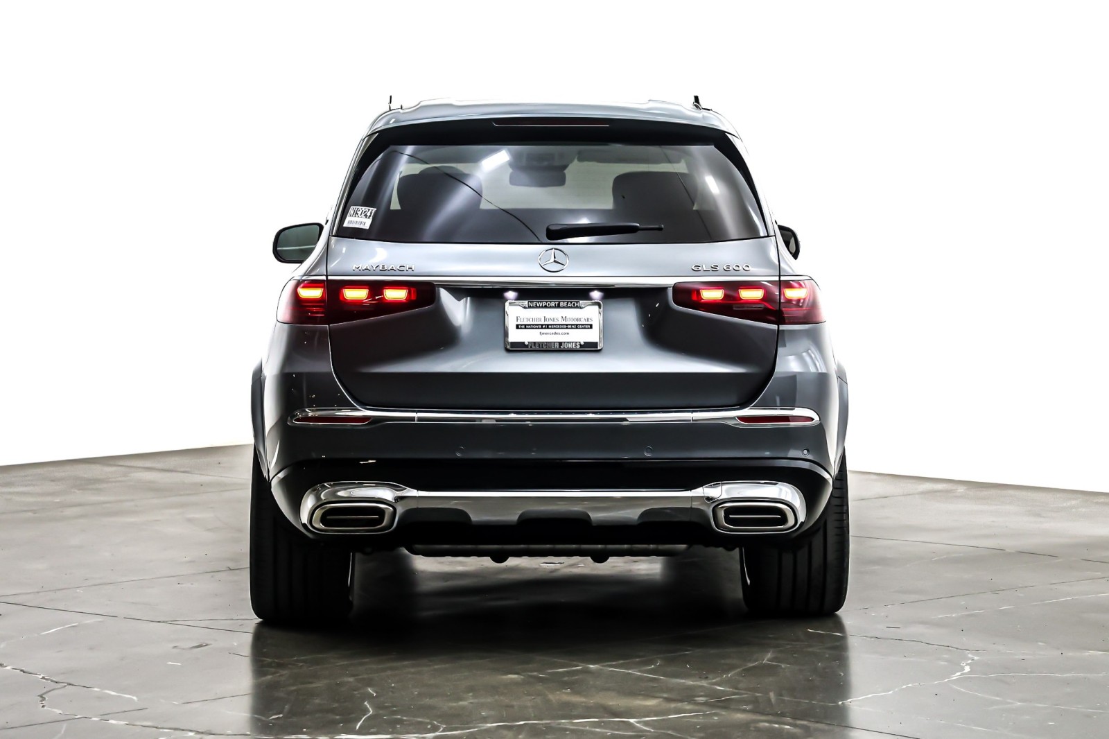 New 2026 Selenite Grey Metallic Mercedes-Benz Maybach GLS 600 image 3