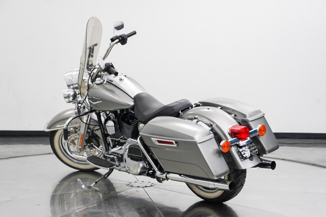 2016 Harley Davidson FLHR Road King  2