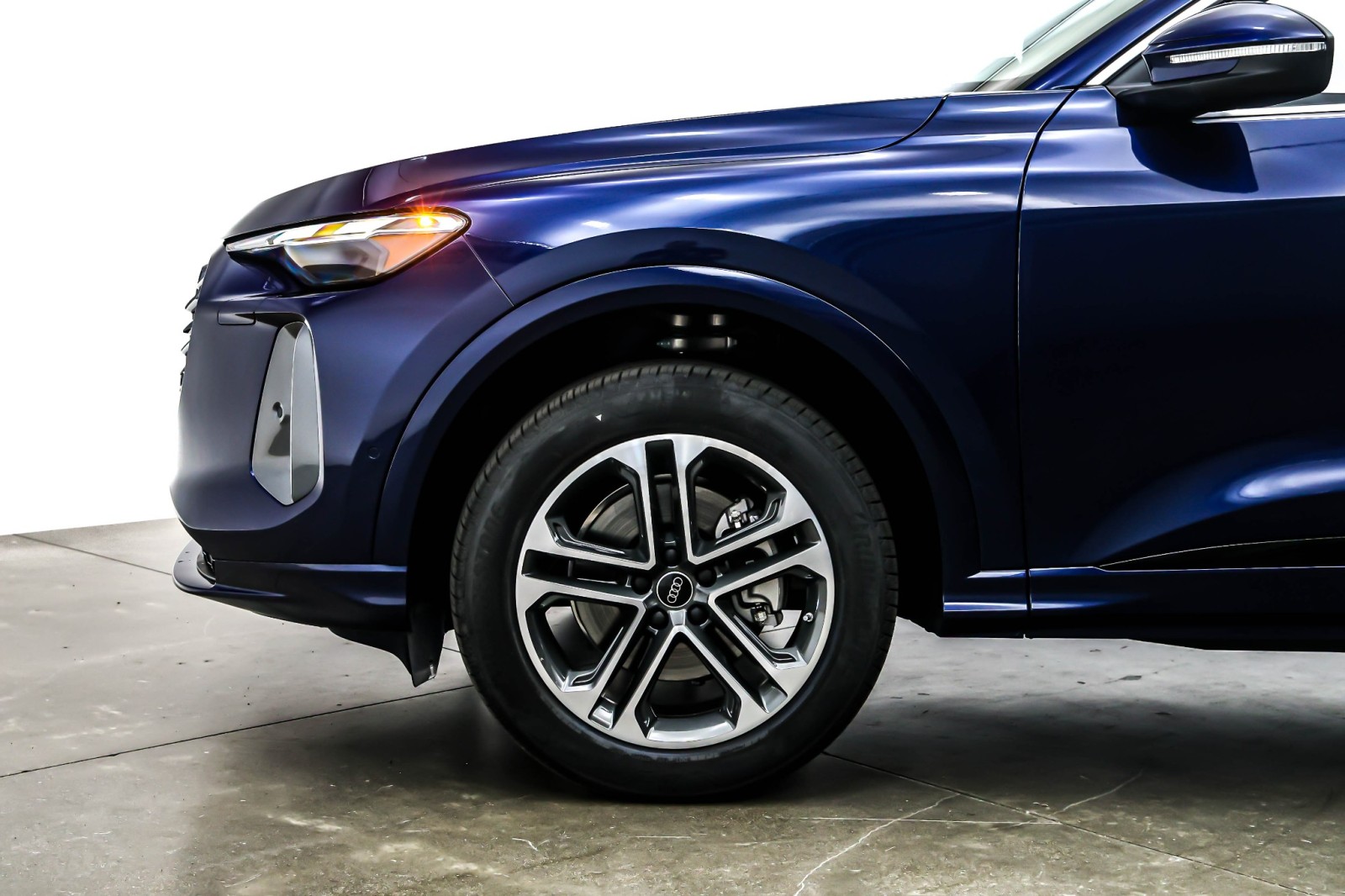 New 2025 Navarra Blue Metallic Audi Premium 2.0 TFSI quattro image 10