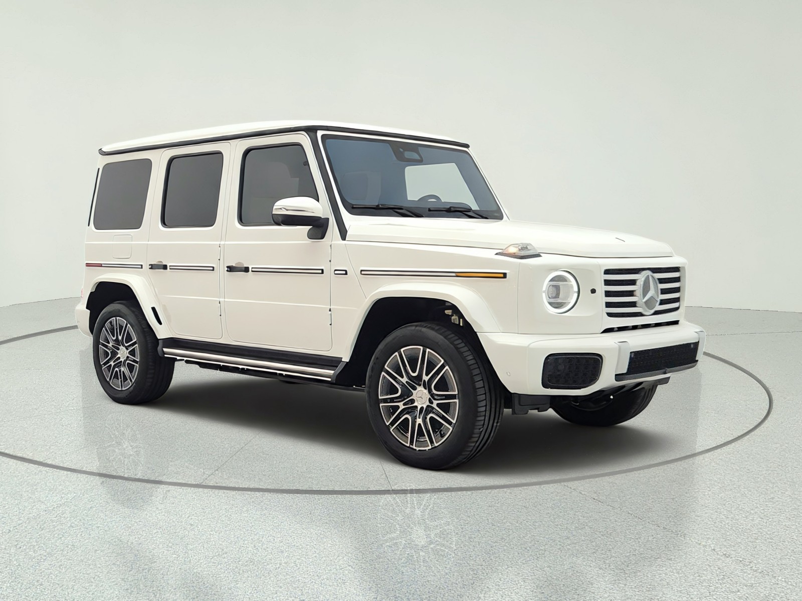 New 2027 POLAR WHITE Mercedes-Benz G 580e SUV image 3
