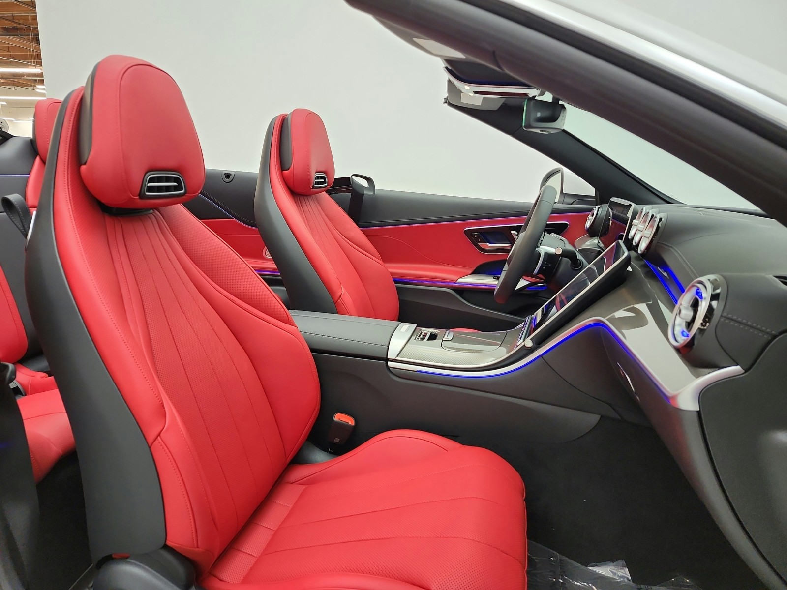 New 2026 MANUFAKTUR Moonlight White Metallic Mercedes-Benz CLE 300 4MATIC® Cabriolet image 15