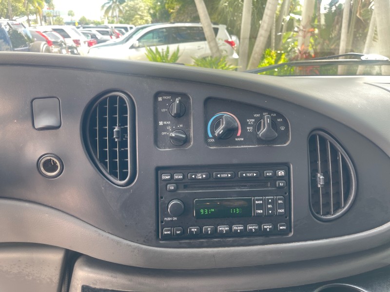 2006 Ford Econoline Wagon XLT 8 PASS LOW MILES 56328 in ,