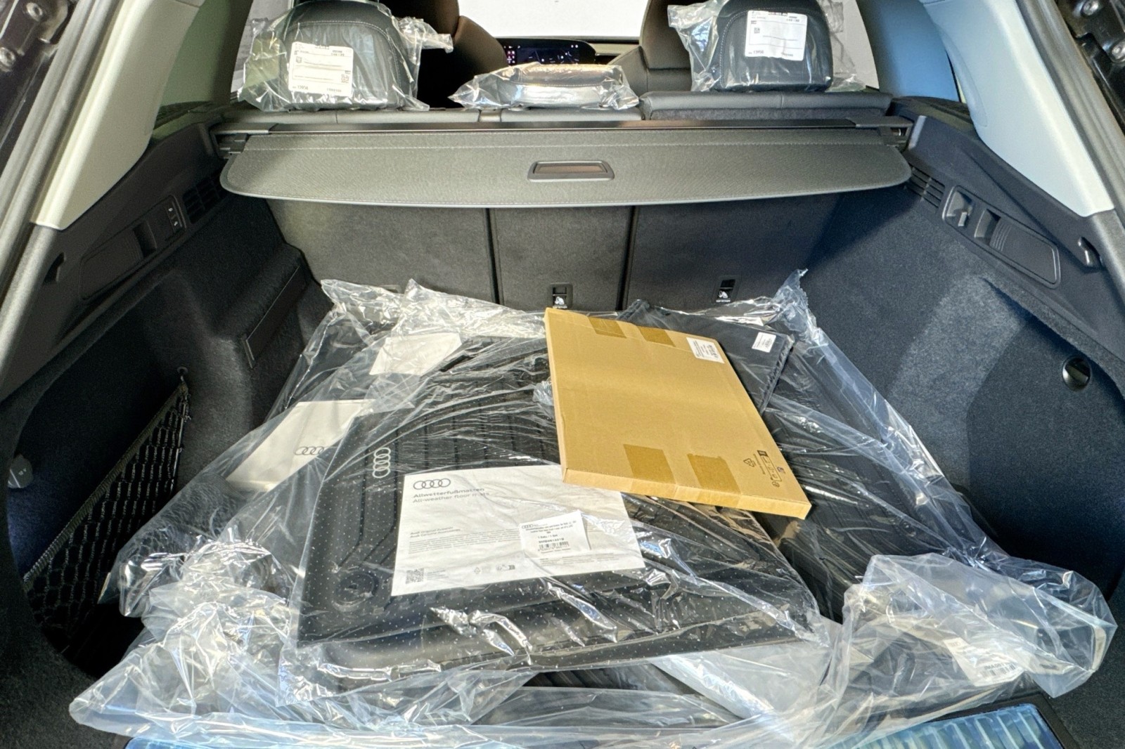 New 2025 Mythos Black Metallic Audi Prestige 2.0 TFSI quattro image 24