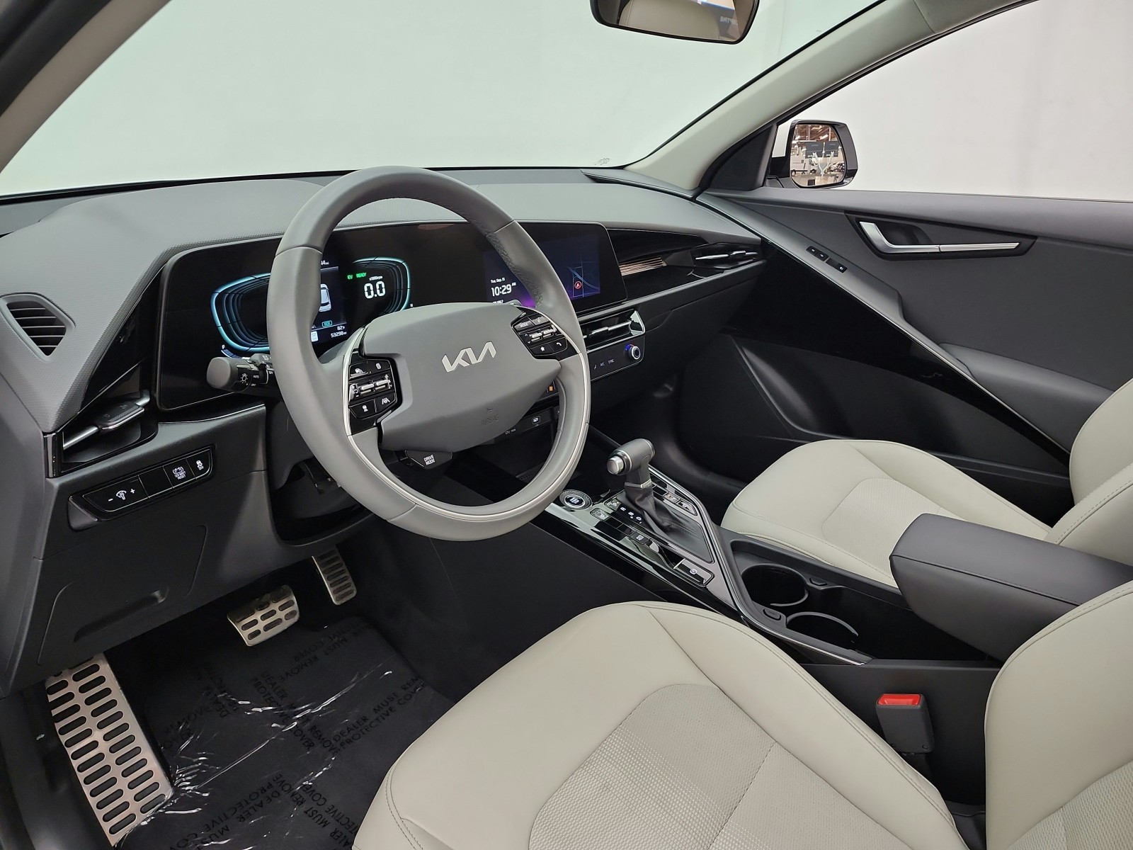 Used 2023 Snow White Pearl Kia EX Touring FWD image 12